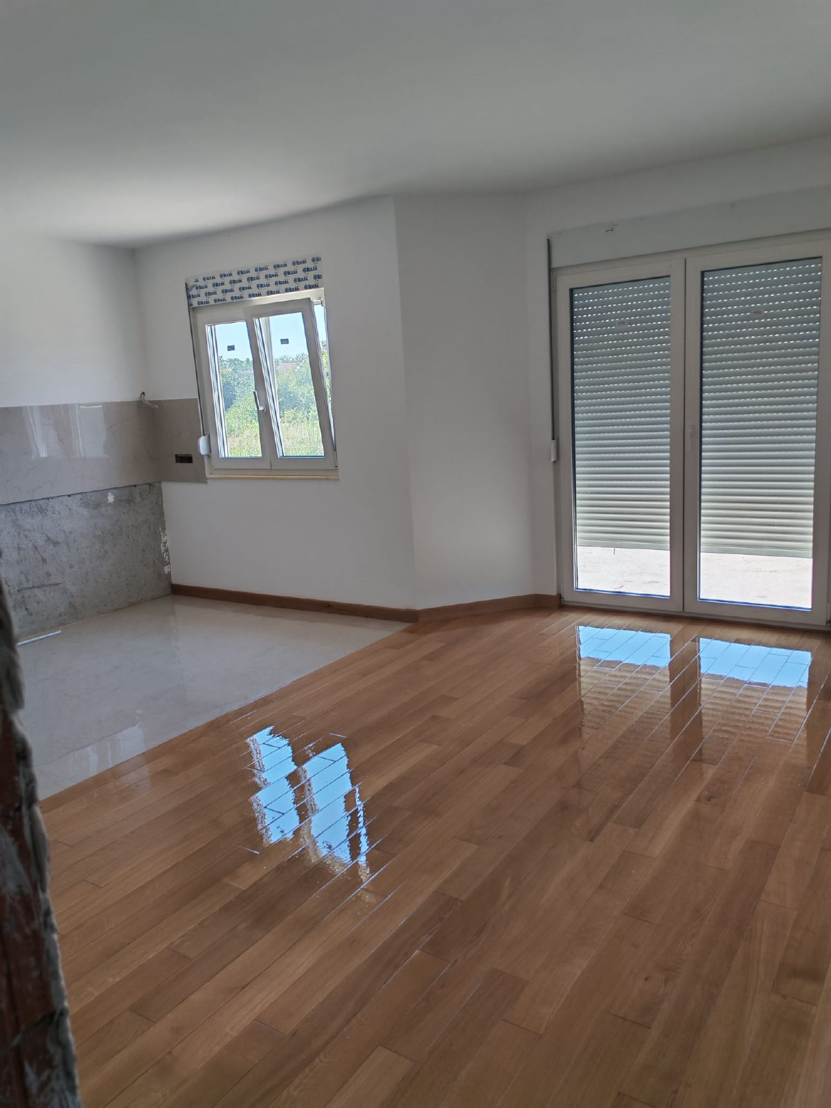 Javno odobrena fotografija 3 usluge Parket